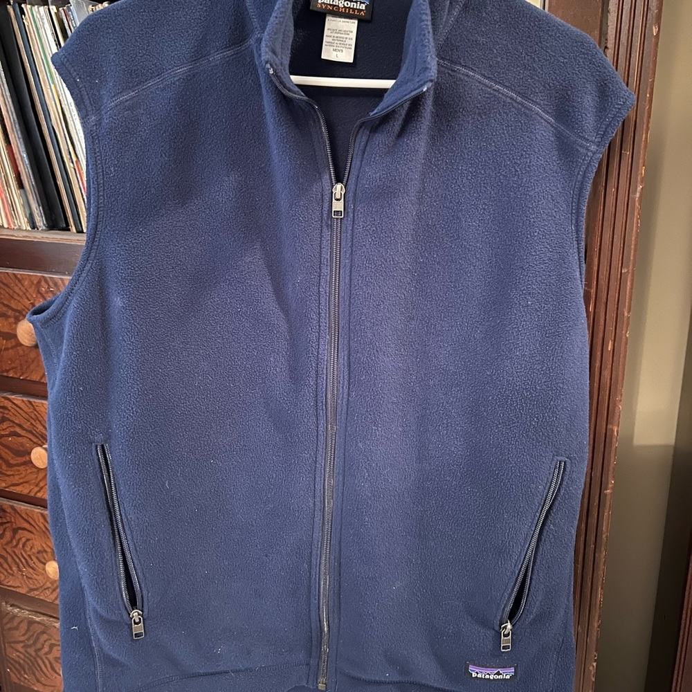 Large Men’s Patagonia Synchilla Vest. Like new, rarely worn. Navy blue.